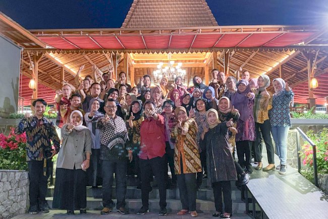  DPMPTSP Klaten melakukan kegiatan Peningkatan kapasitas Petugas Pelayanan Publik di Mall Pelayanan Publik Kabupaten Klaten